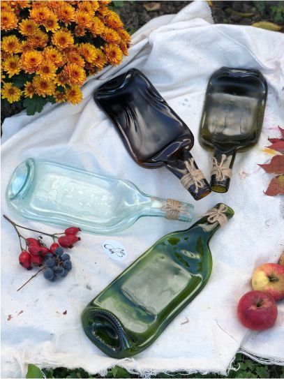 Wine bottle plate