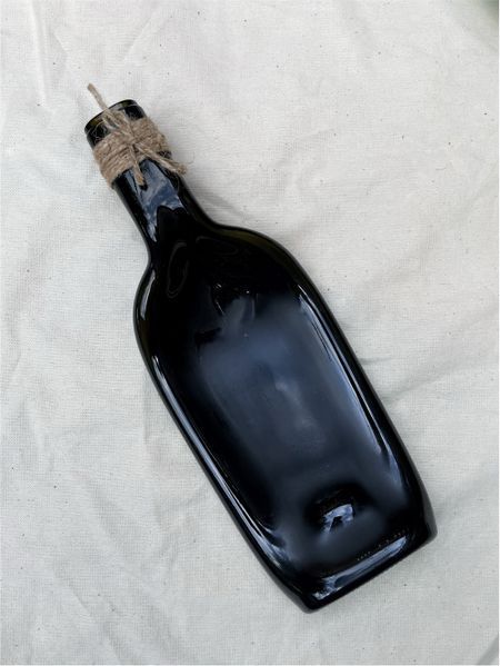 Wine bottle plate