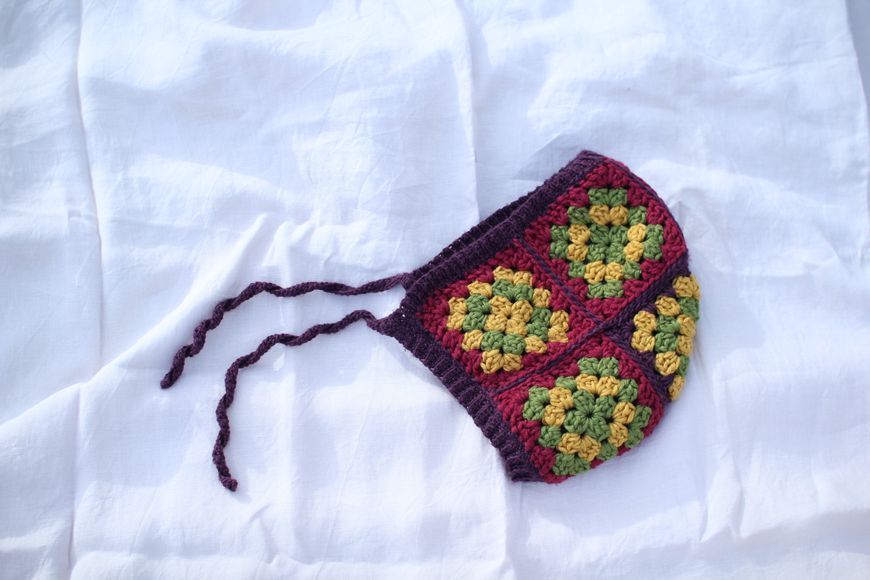 Crocheted beanie hat, burgundy