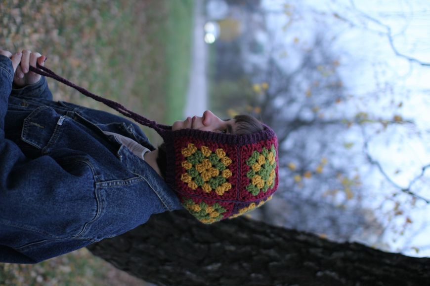 Crocheted beanie hat, burgundy
