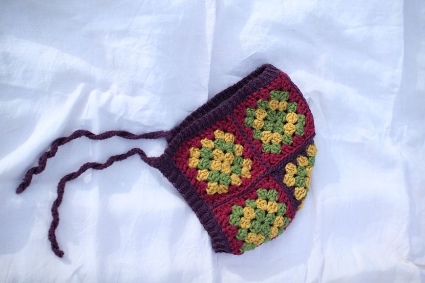 Crocheted beanie hat, burgundy