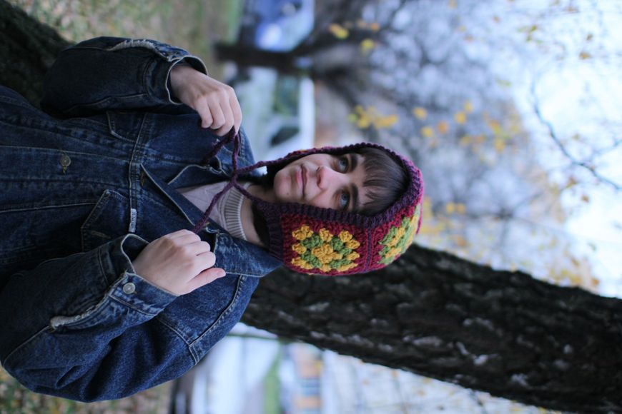 Crocheted beanie hat, burgundy