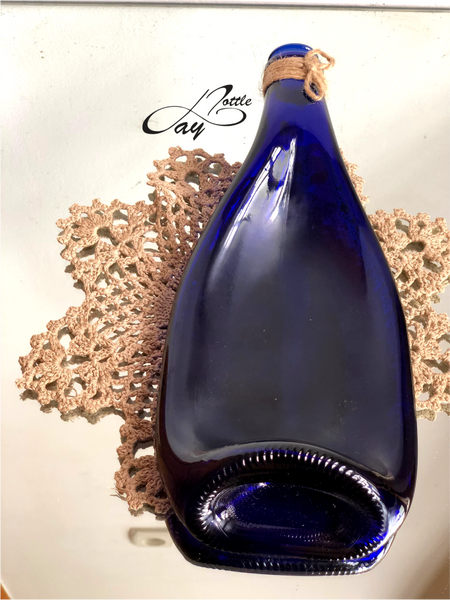 Champagne bottle plate, blue